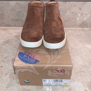 Sofft brand brown suede Britton II booties size 7.5 womens shoe